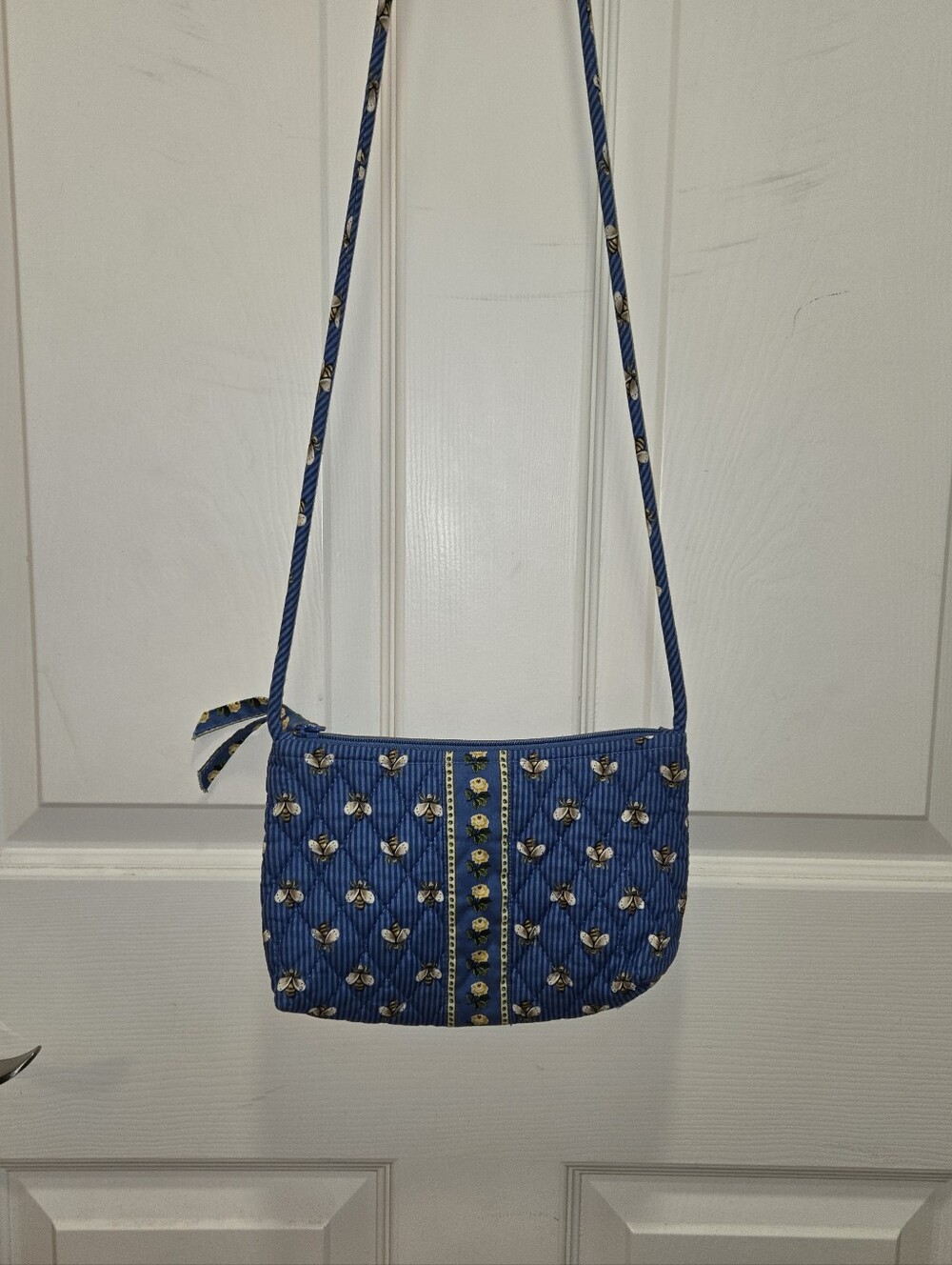 Vera Bradley small crossbody, Bees, EUC